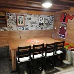 Villa каменната къща