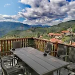 Villa каменната къща *