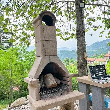 каменната къща Villa *