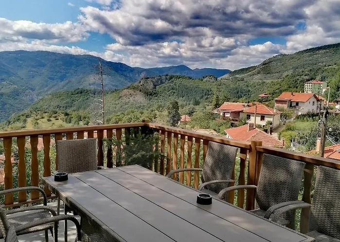 Villa каменната къща *