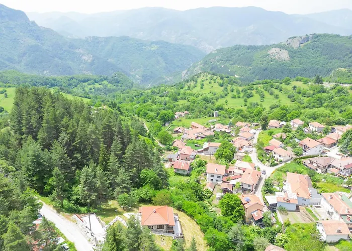 Villa каменната къща