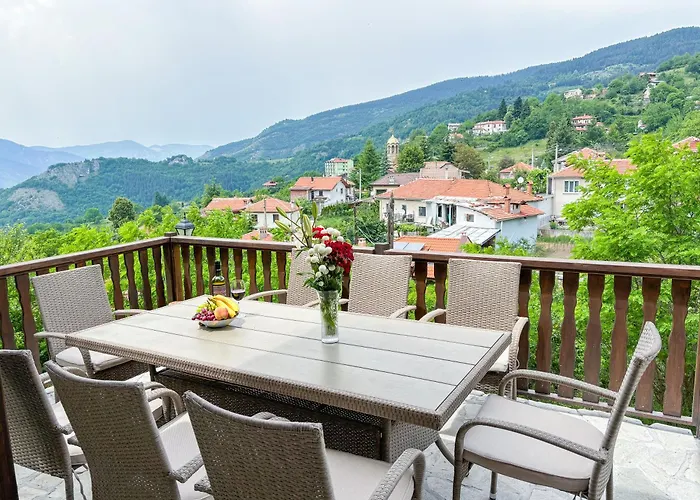 Villa каменната къща *