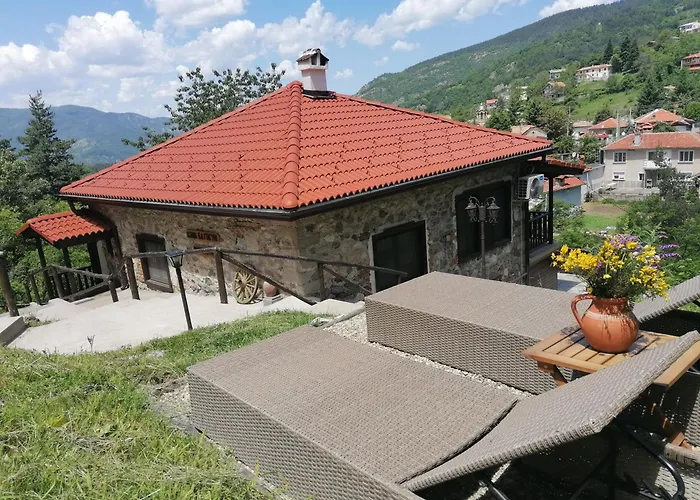 каменната къща Villa *